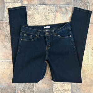 😎 3/$10 Bongo skinny jeans